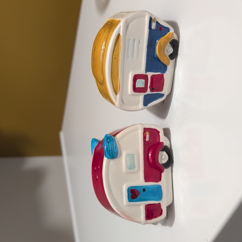SO CUTE Ceramic, Camper Salt & Pepper